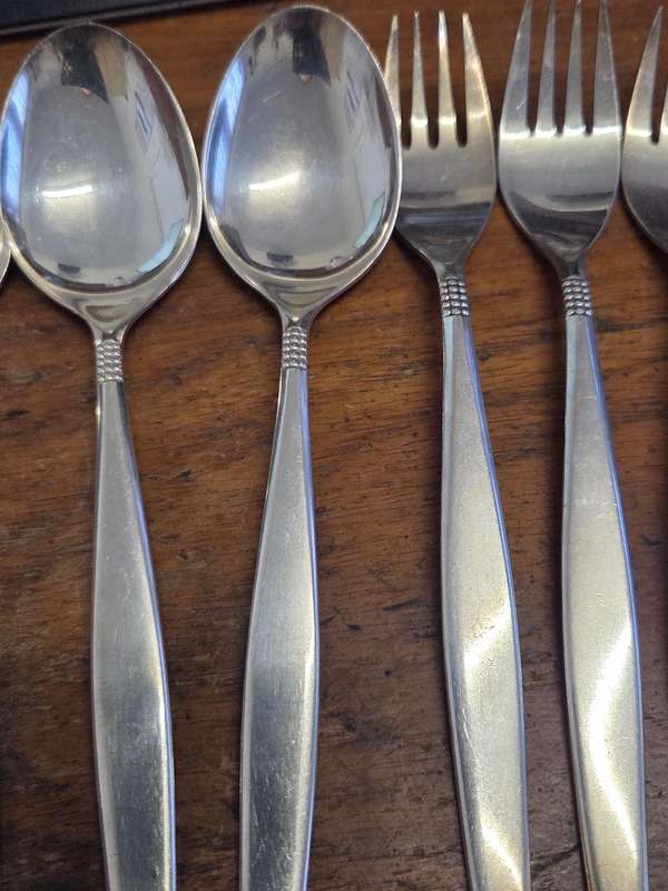 12 Piece cutlery - 4 each spoons, forks and knives