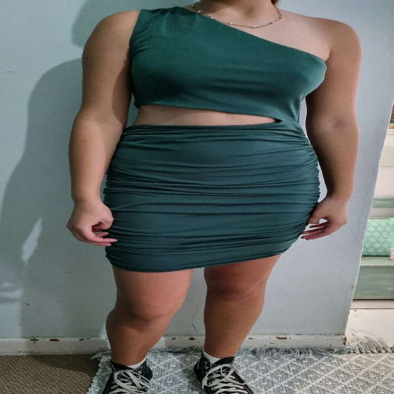 Bottle Green off shoulder dress by Notable - YDE - Size L