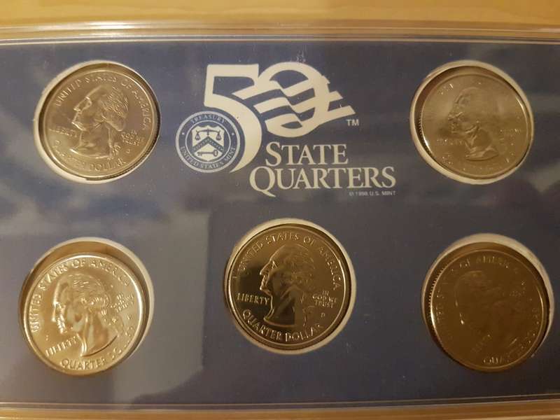 1999 US Mint 50 State Quarters Proof Set