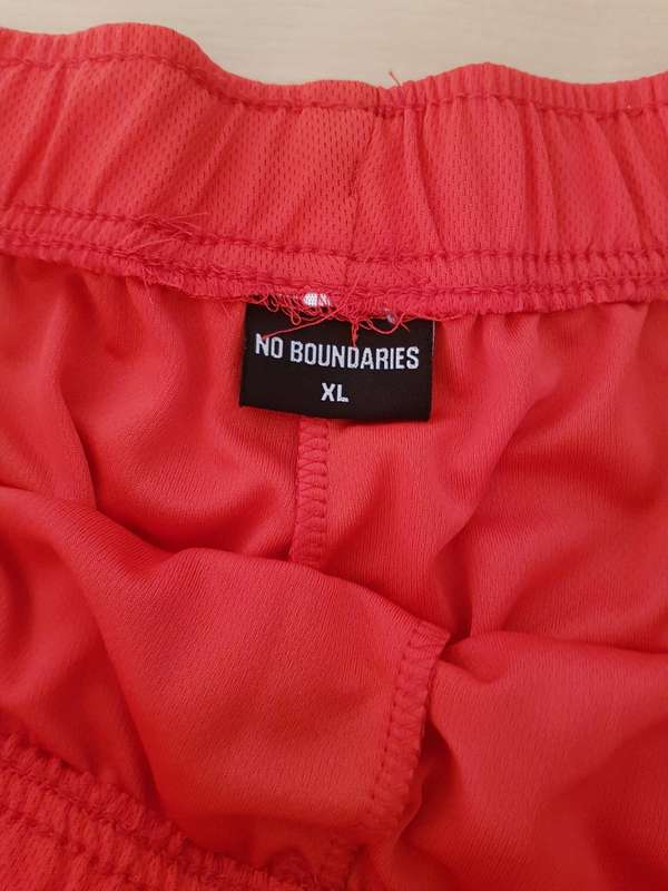 Pair of Mens Shorts Silk Like Polyester XL (New)