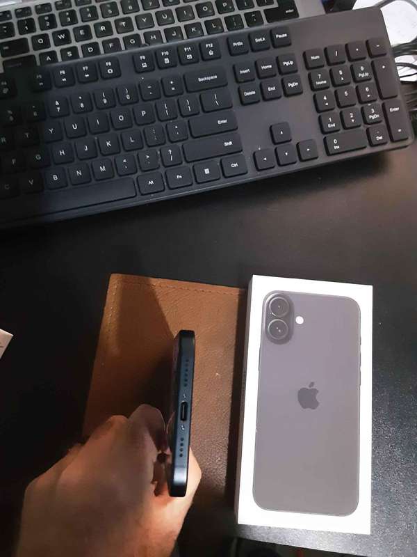 iPhone 16+ 128GB Black  Beyond Fast. Beyond Smart. Beyond Anything Youve Seen.