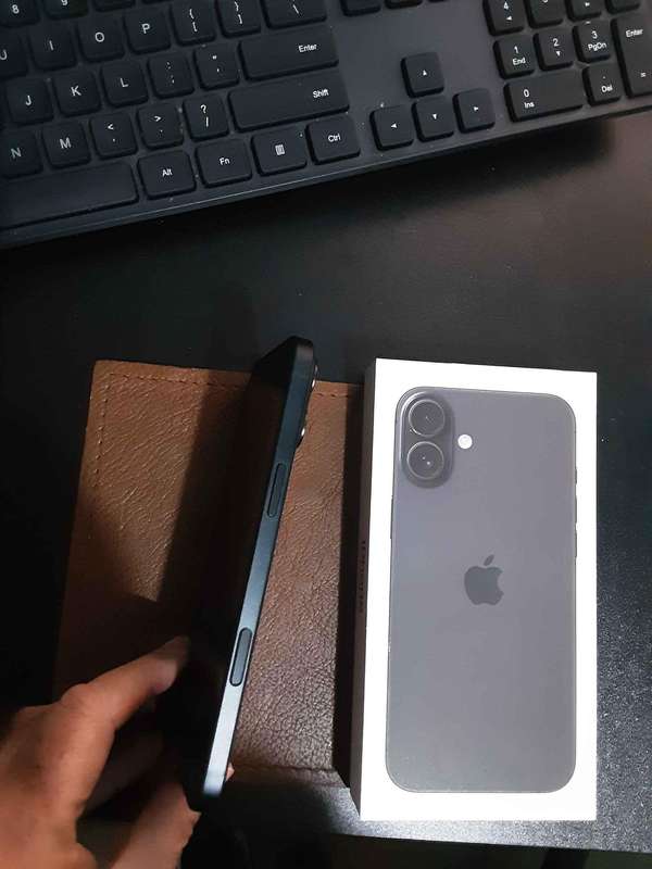 iPhone 16+ 128GB Black  Beyond Fast. Beyond Smart. Beyond Anything Youve Seen.