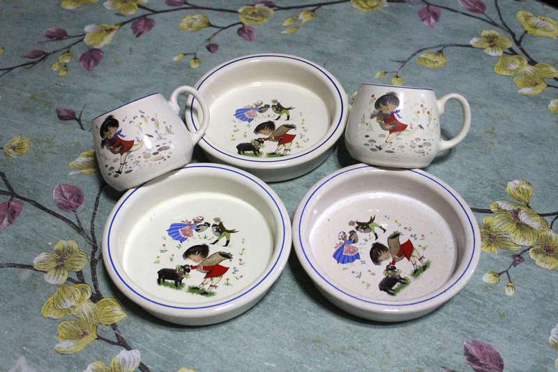 Very Rare Ba Ba Black Sheep Kids cereal bowls & 2 mugs. Sells for over R3000 on ebay