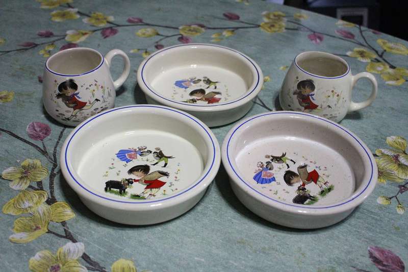 Very Rare Ba Ba Black Sheep Kids cereal bowls & 2 mugs. Sells for over R3000 on ebay