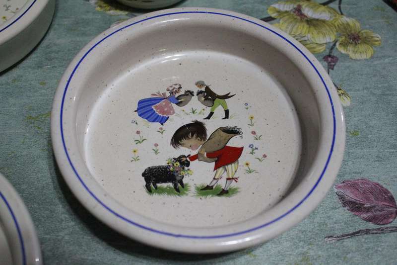 Very Rare Ba Ba Black Sheep Kids cereal bowls & 2 mugs. Sells for over R3000 on ebay