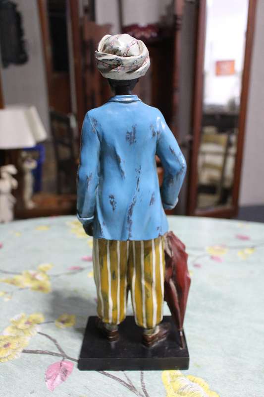 Beautiful Hand Painted Resin Arab Butler Figure. Please have a look at the photos & description.