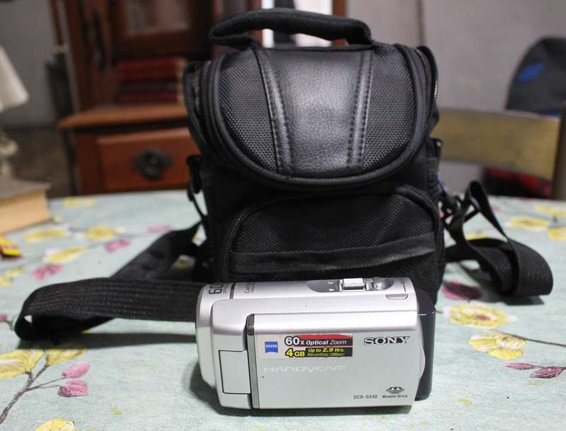 Sony DCR SX40 Handycam with bag & charger.