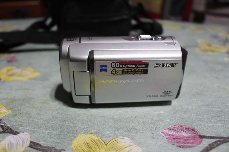 Sony DCR SX40 Handycam with bag & charger.