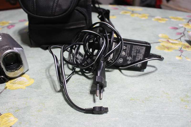Sony DCR SX40 Handycam with bag & charger.