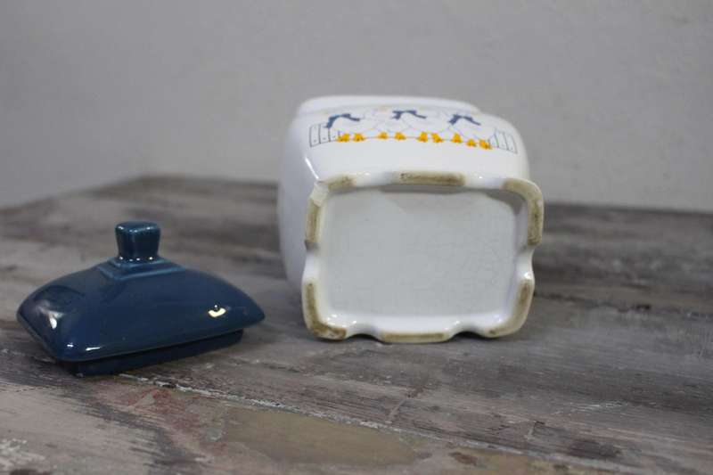Cutest Vintage Coffee Pot.
