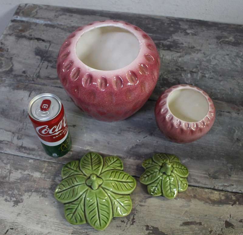 Highly collectable Strawberry Jars with markings 0932. (Could be McCoy or Scherich Keramik)