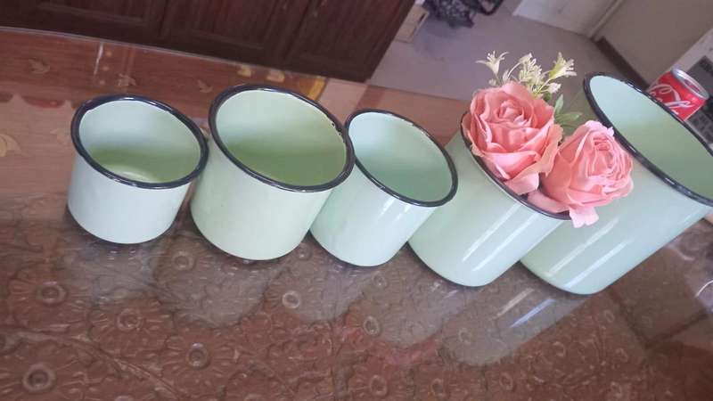 Beautiful Extra Large 5 Peace Enamel Coffee Cups