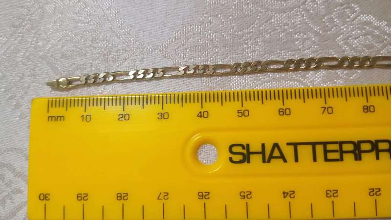 Beautiful 9ct Yellow Gold Figaro 3+1 Link Chain Necklace. John Hardy Manufactures / Brand.