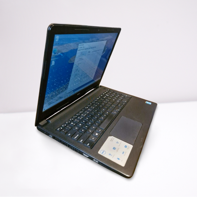 Dell Inspirion 15 3000, I5 5200u, 8gb Ram, 256gb SSD