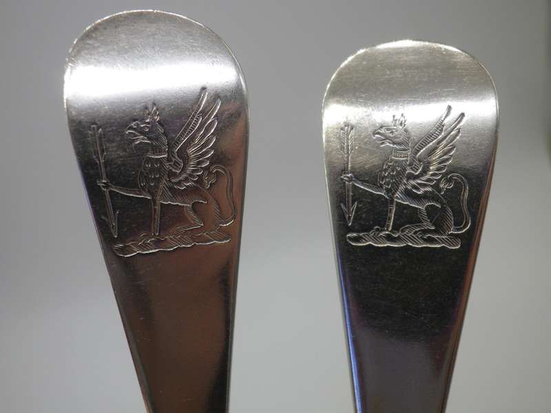PAIR OF FINE GEORGIAN HALLMARKED SILVER RAT TAIL DESSERT SPOONS Heraldic Griffin Crest 75grms  16cm