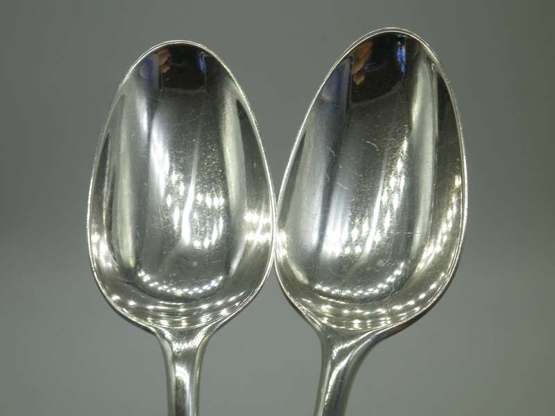 PAIR OF FINE GEORGIAN HALLMARKED SILVER RAT TAIL DESSERT SPOONS Heraldic Griffin Crest 75grms  16cm