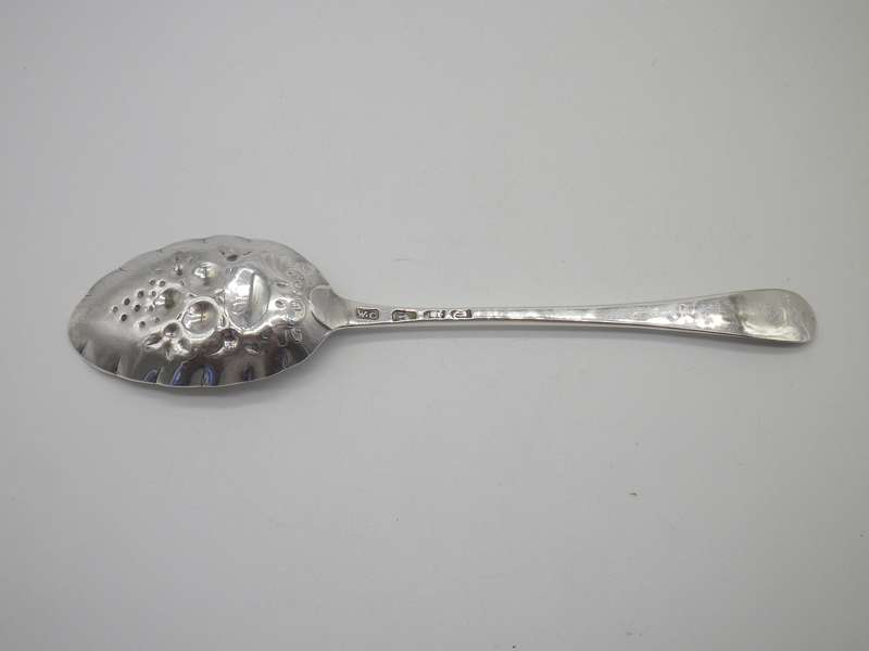 GEORGE III Hallmarked Silver Large Berry Serving Spoon. London 1774 William Cripps 49grms 20.5 cm