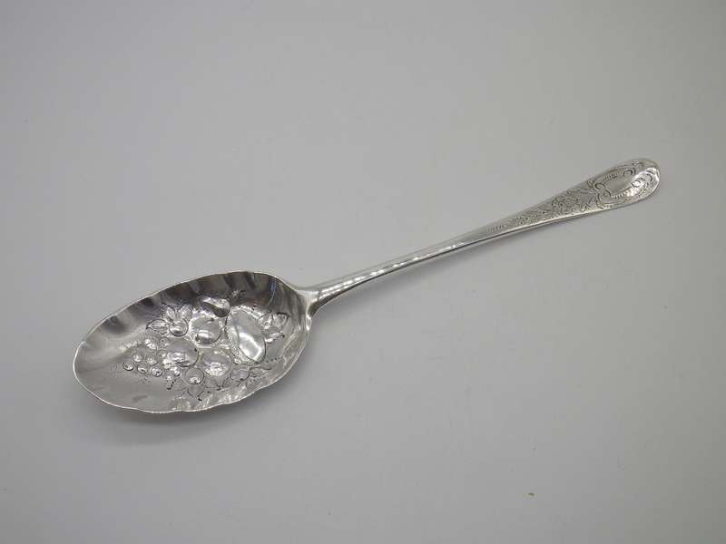 GEORGE III Hallmarked Silver Large Berry Serving Spoon. London 1774 William Cripps 49grms 20.5 cm