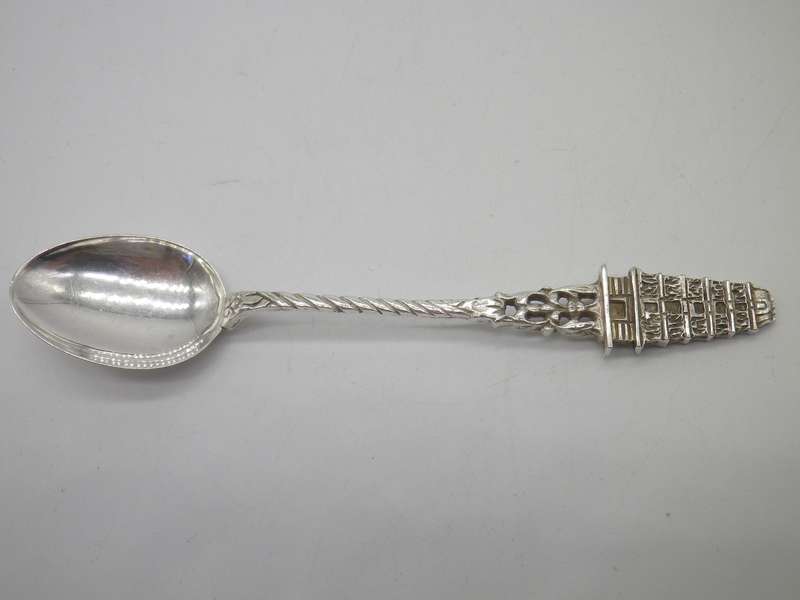 Sterling Silver FIGURAL Souvenir spoon, Malaysia. Sri Mahamariamman Temple 9.91 grams. 11cm long