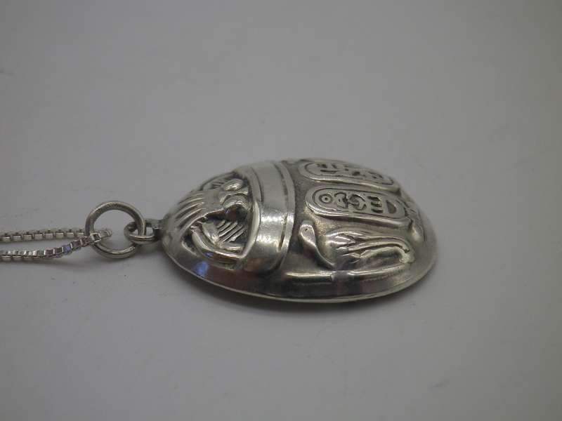 EGYPTIAN STERLING SILVER SCARAB BEETLE VINTAGE NECKLACE. STUNNING!!