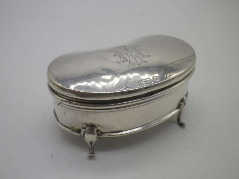 Unusual Hallmarked Sterling Silver Kidney shape trinket box. Birmingham 1909, 32g