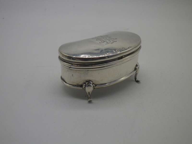 Unusual Hallmarked Sterling Silver Kidney shape trinket box. Birmingham 1909, 32g