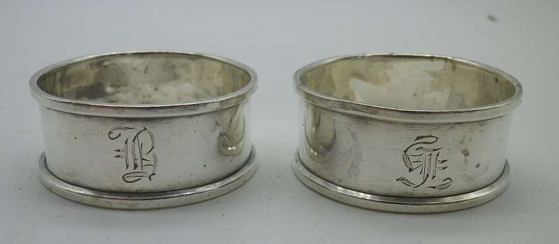Pair Hallmarked Sterling silver serviette rings. Birmingham, 1917 Jones&Crompton 21 g 4.5x1.8 cm