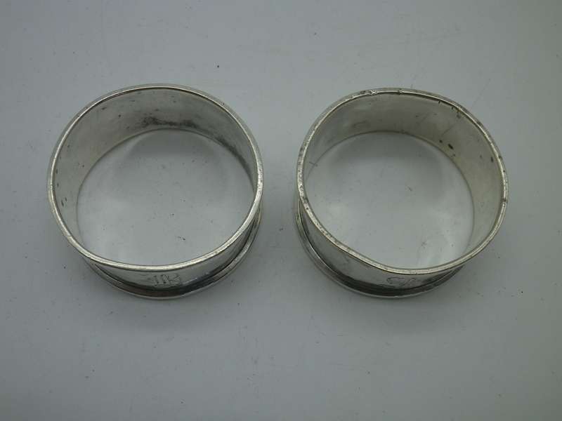 Pair Hallmarked Sterling silver serviette rings. Birmingham, 1917 Jones&Crompton 21 g 4.5x1.8 cm