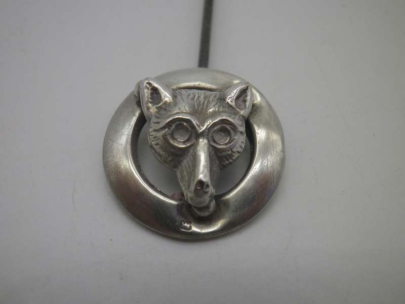 Edwardian 1910 Hallmarked silver FOX hat pin. Birmingham, Pearce & Thompson. Steel pin 12cm