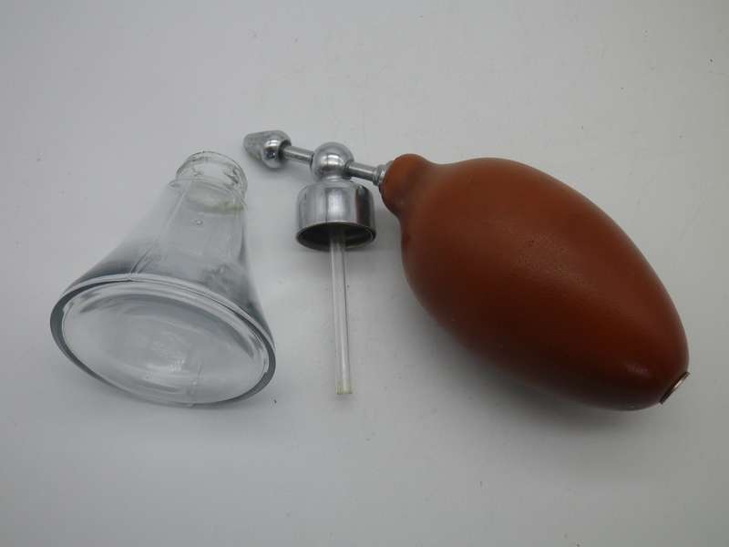 Vintage Glass & Chrome Cologne or scent bottle with bulb atomizer. Working