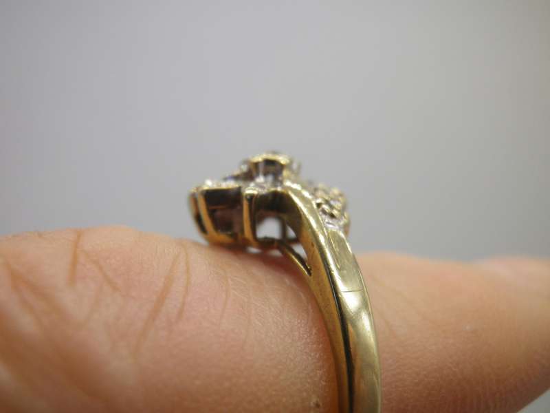 Vintage 9ct Yellow gold and Diamond ring. Size N 1/2. 3.4grams