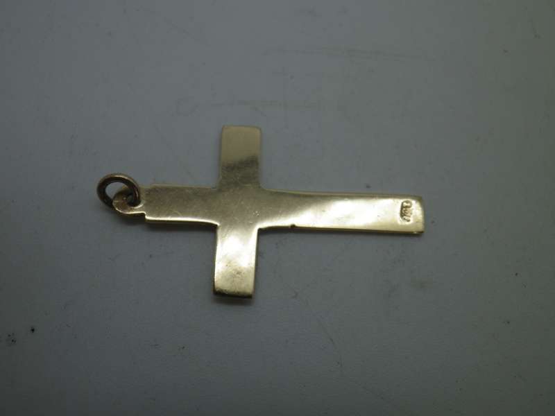 Vintage 9ct Yellow Gold Beautiful Cross pendant. 3 x 1.8cm. 1.3g