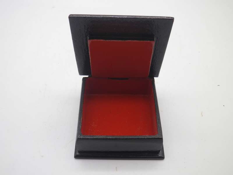 Russian Black Lacquer hand painted, signed square lidded vintage trinket box. 6x6cm