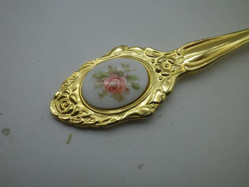 24ct Gold Plated Cake Forks. Eetrite. with Royal Albert Moss Rose design insets. Boxed