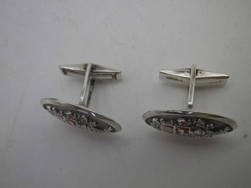 Vintage Sterling Silver Crested cufflinks. Good Quality.  Boxed