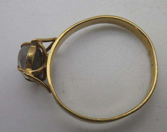 9ct Yellow Gold & OPAL Vintage Ring. Size  J ½. 1.38g