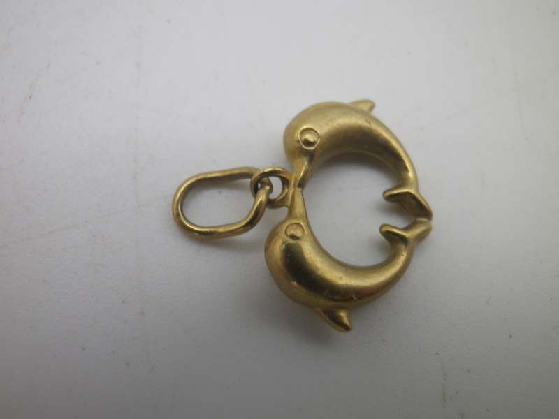 Cute Vintage 9ct yellow gold DOUBLE DOLPHIN pendant