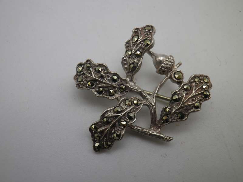 Sterling Silver & Marcasite Vintage Acorn brooch