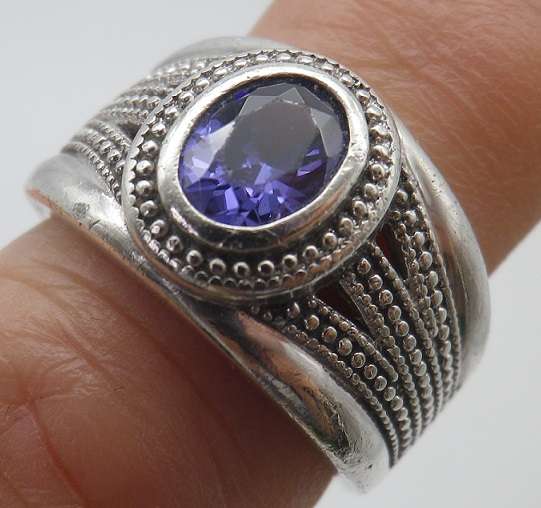 Beautiful Vintage Sterling Silver & Blue stone- likely Tanzanite Ring. Size O 1/2. 7.23 grams