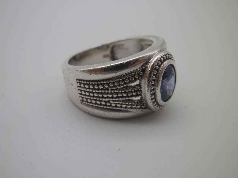 Beautiful Vintage Sterling Silver & Blue stone- likely Tanzanite Ring. Size O 1/2. 7.23 grams