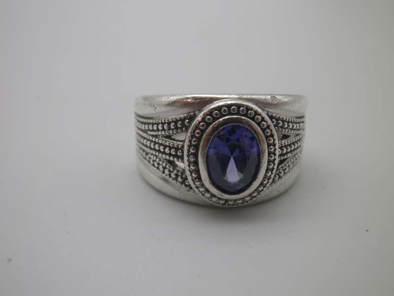 Beautiful Vintage Sterling Silver & Blue stone- likely Tanzanite Ring. Size O 1/2. 7.23 grams