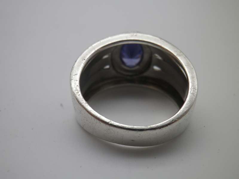 Beautiful Vintage Sterling Silver & Blue stone- likely Tanzanite Ring. Size O 1/2. 7.23 grams