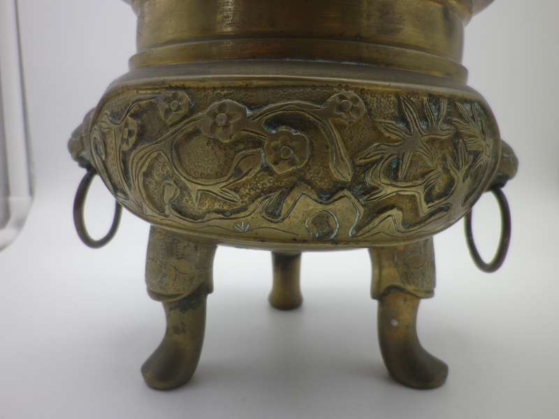 Vintage Solid Brass Chinese Censor with foo dog finial & lion handles. Signed. 20cm Fabulous