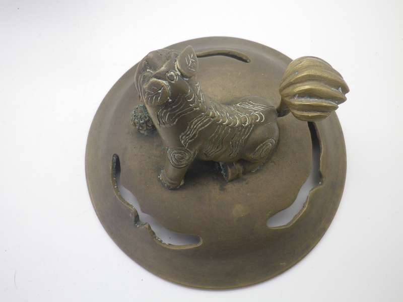 Vintage Solid Brass Chinese Censor with foo dog finial & lion handles. Signed. 20cm Fabulous