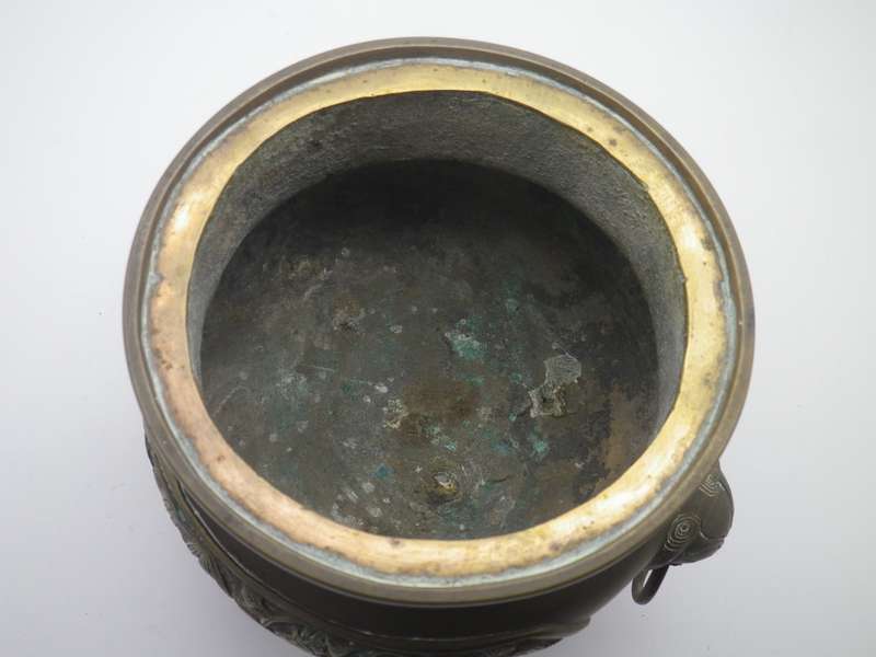 Vintage Solid Brass Chinese Censor with foo dog finial & lion handles. Signed. 20cm Fabulous