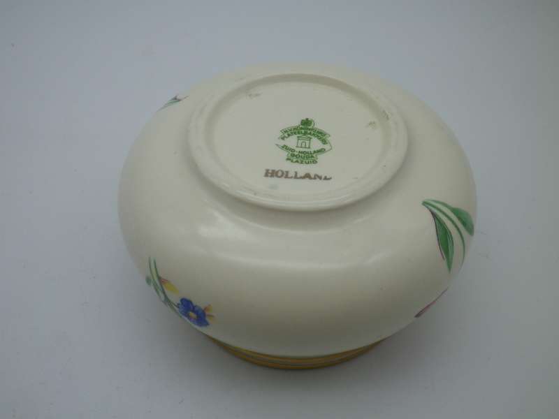 Vintage GOUDA Royal Zuid Holland Plateelbakkern ceramic inkwell with glass inset.