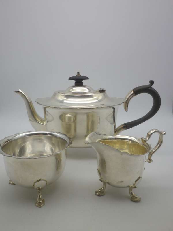 MAPPIN & WEBB Silver Plated Antique Tea Set, 3 pieces. Triple Deposit Prince's Plate Sheffield