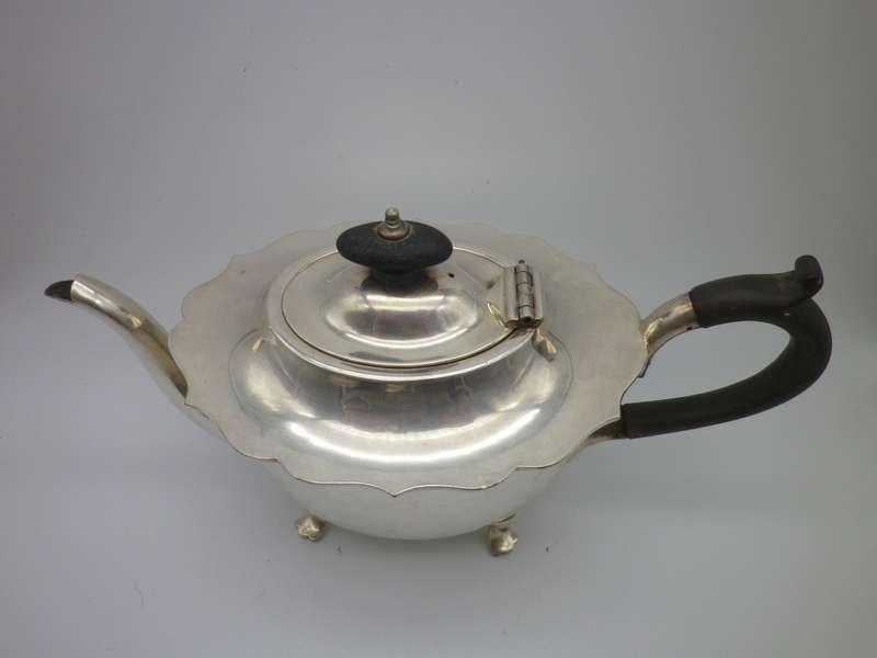 MAPPIN & WEBB Silver Plated Antique Tea Set, 3 pieces. Triple Deposit Prince's Plate Sheffield