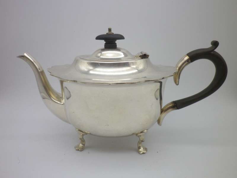 MAPPIN & WEBB Silver Plated Antique Tea Set, 3 pieces. Triple Deposit Prince's Plate Sheffield