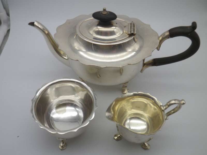 MAPPIN & WEBB Silver Plated Antique Tea Set, 3 pieces. Triple Deposit Prince's Plate Sheffield